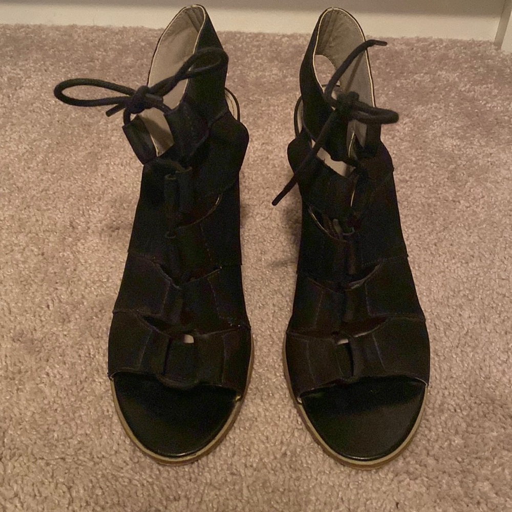 Hinge 'Drea' Peep Toe Leather Sandal Size 9